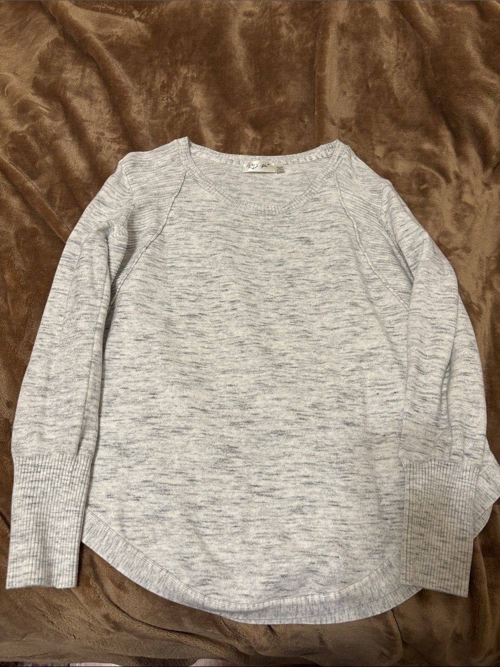 RD Style Heathered Light Gray Crewneck Sweater